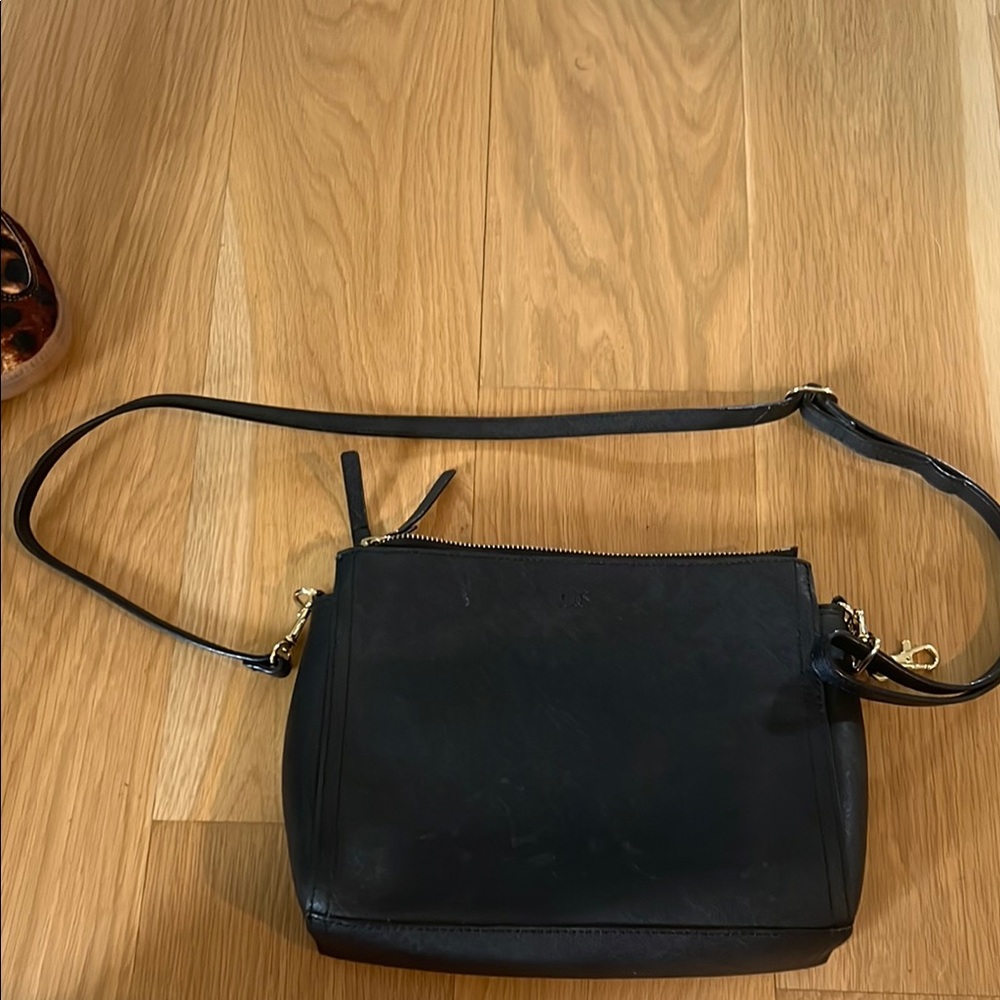 Lo and Son Elegant Black Leather Crossbody Bag